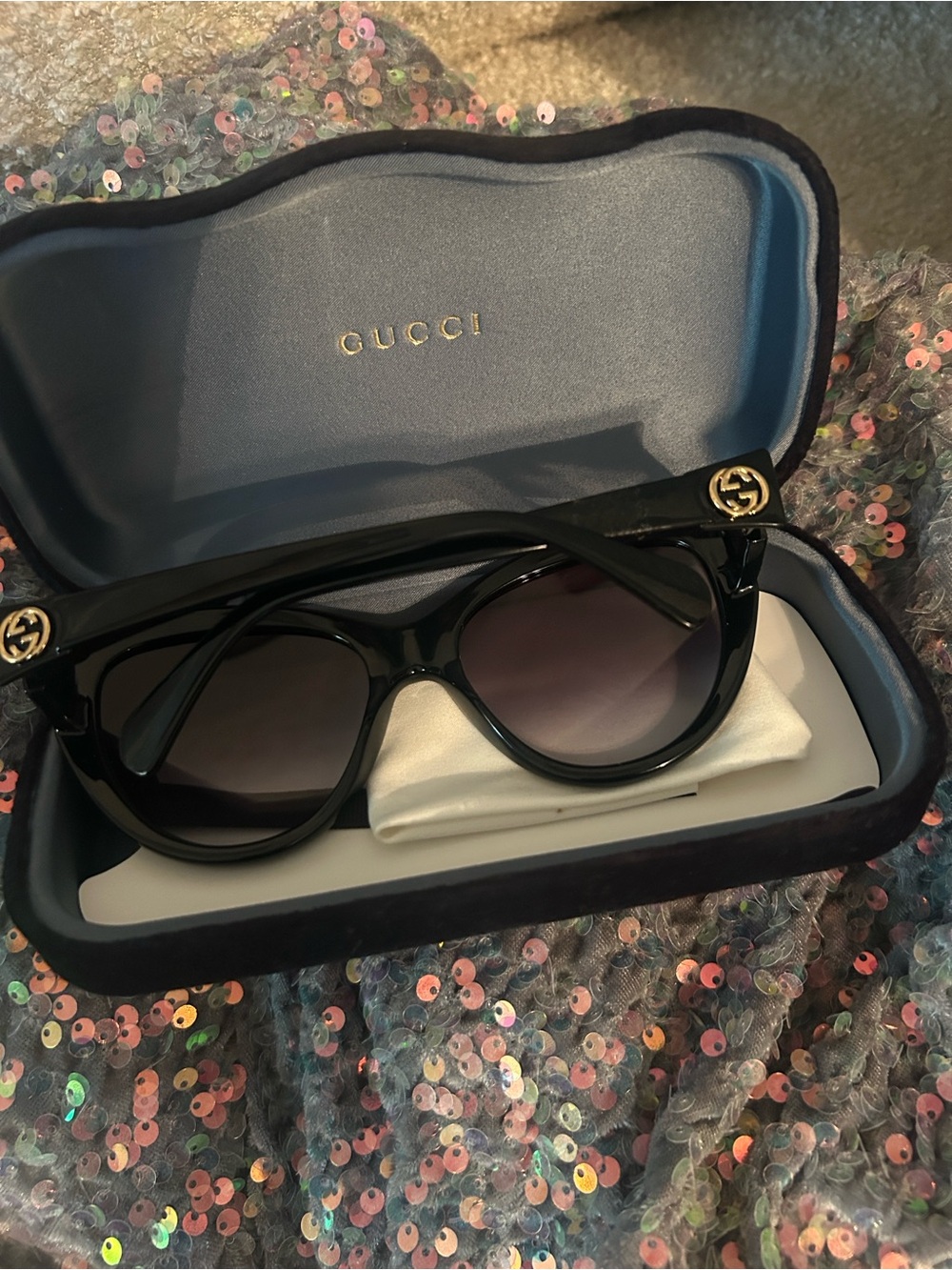 Full inclusion new Gucci sunnies 🥳🥳❌❌ - Picture 3 of 8